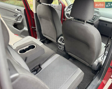 Красный Фольксваген Тигуан, объемом двигателя 2 л и пробегом 156 тыс. км за 16700 $, фото 67 на Automoto.ua