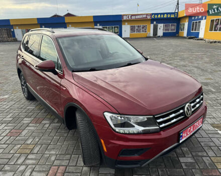 Червоний Фольксваген Тігуан, об'ємом двигуна 1.98 л та пробігом 176 тис. км за 16988 $, фото 5 на Automoto.ua