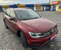 Червоний Фольксваген Тігуан, об'ємом двигуна 1.98 л та пробігом 176 тис. км за 16988 $, фото 5 на Automoto.ua