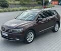 Красный Фольксваген Тигуан, объемом двигателя 1.98 л и пробегом 72 тыс. км за 27500 $, фото 2 на Automoto.ua