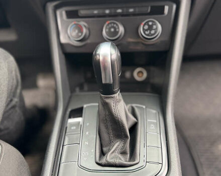 Красный Фольксваген Тигуан, объемом двигателя 2 л и пробегом 156 тыс. км за 16700 $, фото 74 на Automoto.ua