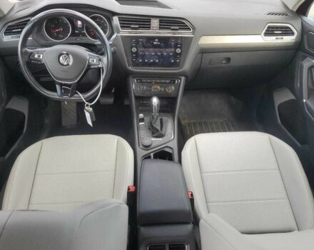 Красный Фольксваген Тигуан, объемом двигателя 2 л и пробегом 78 тыс. км за 3900 $, фото 7 на Automoto.ua