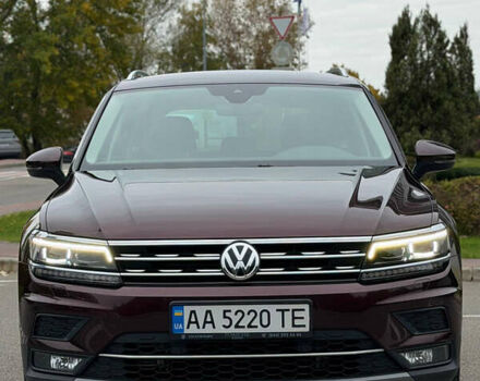 Красный Фольксваген Тигуан, объемом двигателя 1.98 л и пробегом 64 тыс. км за 29000 $, фото 1 на Automoto.ua