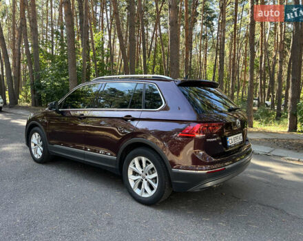Красный Фольксваген Тигуан, объемом двигателя 1.98 л и пробегом 110 тыс. км за 26199 $, фото 3 на Automoto.ua