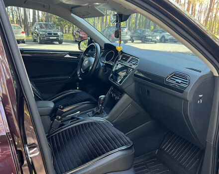 Красный Фольксваген Тигуан, объемом двигателя 1.98 л и пробегом 110 тыс. км за 26199 $, фото 8 на Automoto.ua