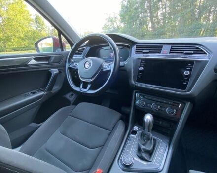 Красный Фольксваген Тигуан, объемом двигателя 2 л и пробегом 282 тыс. км за 26000 $, фото 7 на Automoto.ua