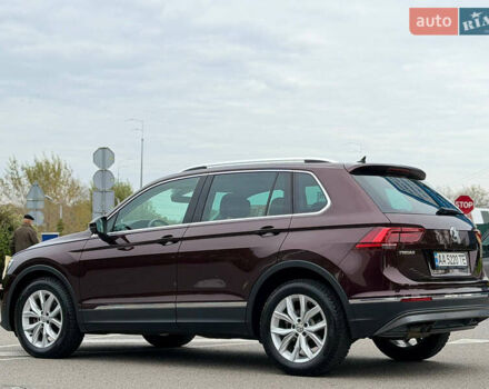 Красный Фольксваген Тигуан, объемом двигателя 1.98 л и пробегом 64 тыс. км за 29000 $, фото 4 на Automoto.ua