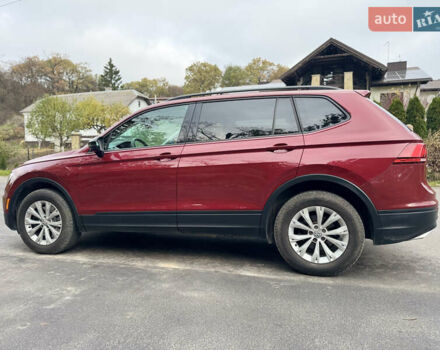 Красный Фольксваген Тигуан, объемом двигателя 2 л и пробегом 156 тыс. км за 16700 $, фото 48 на Automoto.ua