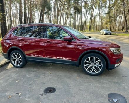 Червоний Фольксваген Тігуан, об'ємом двигуна 2 л та пробігом 91 тис. км за 18900 $, фото 3 на Automoto.ua