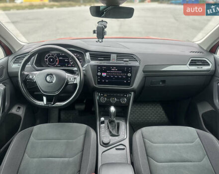 Красный Фольксваген Тигуан, объемом двигателя 1.97 л и пробегом 97 тыс. км за 26300 $, фото 21 на Automoto.ua