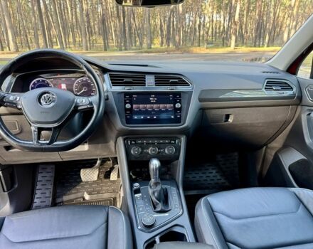 Червоний Фольксваген Тігуан, об'ємом двигуна 2 л та пробігом 91 тис. км за 18900 $, фото 5 на Automoto.ua