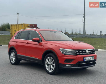 Красный Фольксваген Тигуан, объемом двигателя 1.97 л и пробегом 97 тыс. км за 26300 $, фото 2 на Automoto.ua