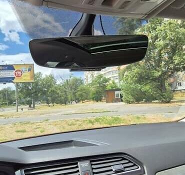 Червоний Фольксваген Тігуан, об'ємом двигуна 1.98 л та пробігом 110 тис. км за 21600 $, фото 9 на Automoto.ua