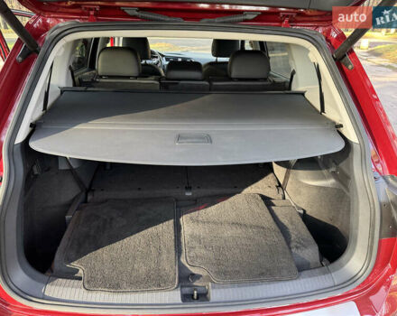 Красный Фольксваген Тигуан, объемом двигателя 2 л и пробегом 91 тыс. км за 18900 $, фото 18 на Automoto.ua