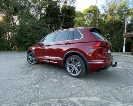 Красный Фольксваген Тигуан, объемом двигателя 2 л и пробегом 282 тыс. км за 26000 $, фото 4 на Automoto.ua