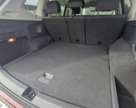 Красный Фольксваген Тигуан, объемом двигателя 2 л и пробегом 35 тыс. км за 17700 $, фото 13 на Automoto.ua