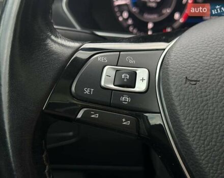 Красный Фольксваген Тигуан, объемом двигателя 2 л и пробегом 145 тыс. км за 19990 $, фото 28 на Automoto.ua