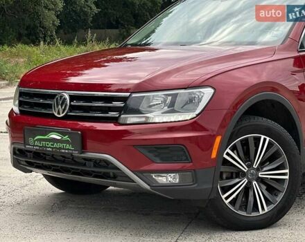 Красный Фольксваген Тигуан, объемом двигателя 2 л и пробегом 145 тыс. км за 19990 $, фото 2 на Automoto.ua