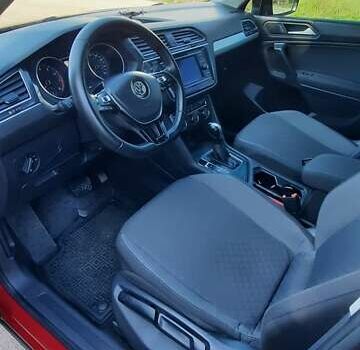 Червоний Фольксваген Тігуан, об'ємом двигуна 1.98 л та пробігом 124 тис. км за 22500 $, фото 8 на Automoto.ua