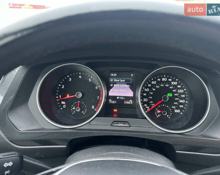 Красный Фольксваген Тигуан, объемом двигателя 2 л и пробегом 77 тыс. км за 20700 $, фото 31 на Automoto.ua