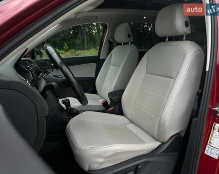 Красный Фольксваген Тигуан, объемом двигателя 2 л и пробегом 145 тыс. км за 19990 $, фото 14 на Automoto.ua