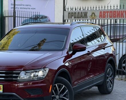 Червоний Фольксваген Тігуан, об'ємом двигуна 2 л та пробігом 99 тис. км за 20800 $, фото 5 на Automoto.ua