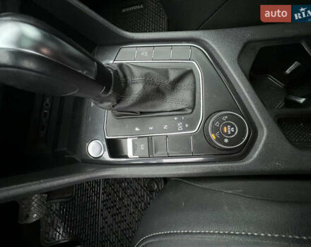 Красный Фольксваген Тигуан, объемом двигателя 1.98 л и пробегом 150 тыс. км за 19200 $, фото 16 на Automoto.ua