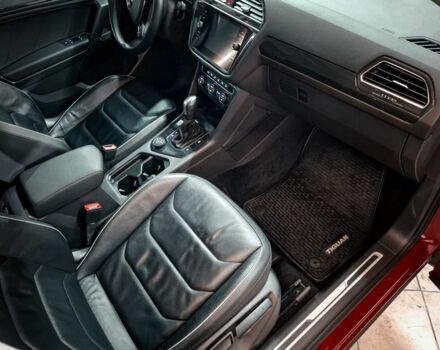 Красный Фольксваген Тигуан, объемом двигателя 2 л и пробегом 45 тыс. км за 26500 $, фото 10 на Automoto.ua