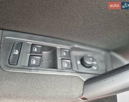 Красный Фольксваген Тигуан, объемом двигателя 2 л и пробегом 35 тыс. км за 17700 $, фото 32 на Automoto.ua