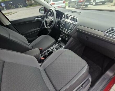 Красный Фольксваген Тигуан, объемом двигателя 2 л и пробегом 35 тыс. км за 17700 $, фото 8 на Automoto.ua