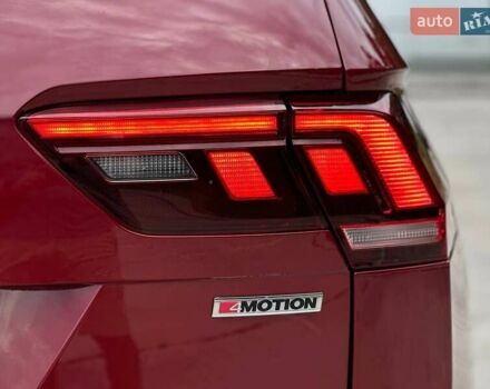 Красный Фольксваген Тигуан, объемом двигателя 2 л и пробегом 145 тыс. км за 19990 $, фото 11 на Automoto.ua