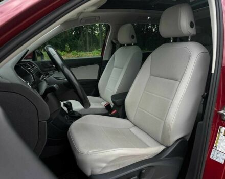 Красный Фольксваген Тигуан, объемом двигателя 2 л и пробегом 145 тыс. км за 20990 $, фото 7 на Automoto.ua