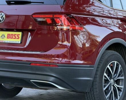 Червоний Фольксваген Тігуан, об'ємом двигуна 2 л та пробігом 99 тис. км за 20800 $, фото 19 на Automoto.ua