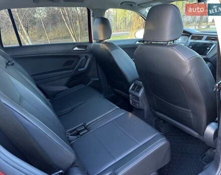 Красный Фольксваген Тигуан, объемом двигателя 2 л и пробегом 115 тыс. км за 20500 $, фото 9 на Automoto.ua