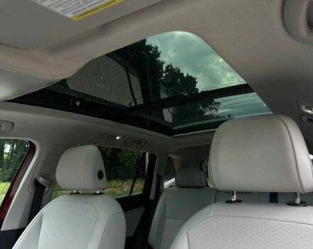 Красный Фольксваген Тигуан, объемом двигателя 2 л и пробегом 145 тыс. км за 20990 $, фото 8 на Automoto.ua