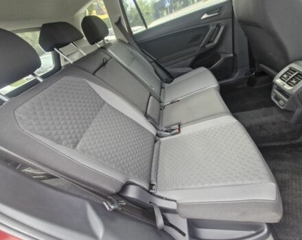 Красный Фольксваген Тигуан, объемом двигателя 2 л и пробегом 35 тыс. км за 17700 $, фото 17 на Automoto.ua