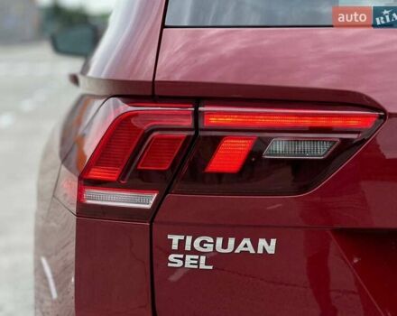 Красный Фольксваген Тигуан, объемом двигателя 2 л и пробегом 145 тыс. км за 19990 $, фото 9 на Automoto.ua