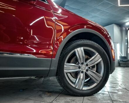 Красный Фольксваген Тигуан, объемом двигателя 2 л и пробегом 45 тыс. км за 26500 $, фото 1 на Automoto.ua