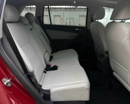 Красный Фольксваген Тигуан, объемом двигателя 2 л и пробегом 145 тыс. км за 20990 $, фото 11 на Automoto.ua