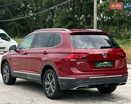 Красный Фольксваген Тигуан, объемом двигателя 2 л и пробегом 145 тыс. км за 19990 $, фото 6 на Automoto.ua