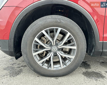 Красный Фольксваген Тигуан, объемом двигателя 2 л и пробегом 77 тыс. км за 20700 $, фото 9 на Automoto.ua