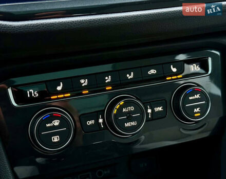 Красный Фольксваген Тигуан, объемом двигателя 2 л и пробегом 46 тыс. км за 22500 $, фото 35 на Automoto.ua