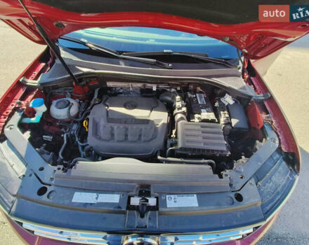 Червоний Фольксваген Тігуан, об'ємом двигуна 1.98 л та пробігом 62 тис. км за 23000 $, фото 10 на Automoto.ua