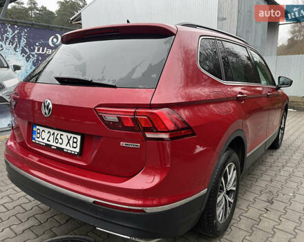 Красный Фольксваген Тигуан, объемом двигателя 1.98 л и пробегом 150 тыс. км за 19200 $, фото 5 на Automoto.ua
