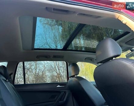 Красный Фольксваген Тигуан, объемом двигателя 2 л и пробегом 115 тыс. км за 20500 $, фото 5 на Automoto.ua