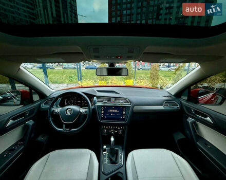 Красный Фольксваген Тигуан, объемом двигателя 2 л и пробегом 46 тыс. км за 22500 $, фото 41 на Automoto.ua