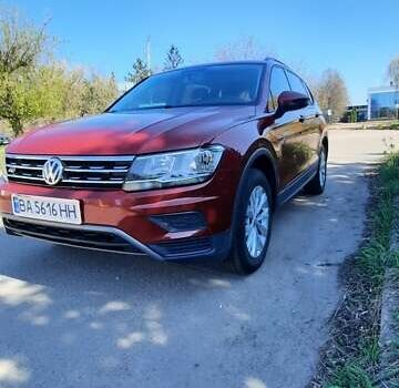 Червоний Фольксваген Тігуан, об'ємом двигуна 1.98 л та пробігом 124 тис. км за 22500 $, фото 3 на Automoto.ua