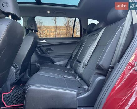 Червоний Фольксваген Тігуан, об'ємом двигуна 1.98 л та пробігом 99 тис. км за 20300 $, фото 38 на Automoto.ua