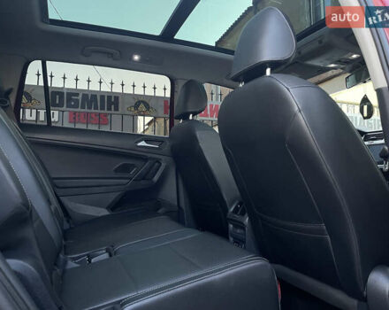 Червоний Фольксваген Тігуан, об'ємом двигуна 1.98 л та пробігом 99 тис. км за 20300 $, фото 41 на Automoto.ua