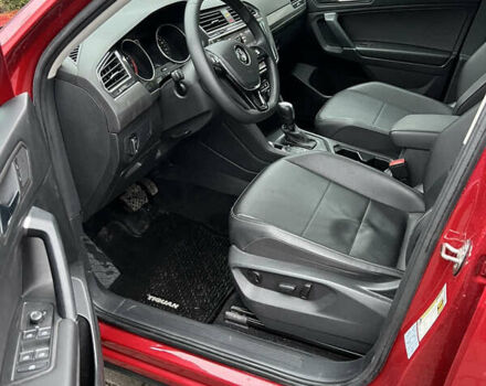 Красный Фольксваген Тигуан, объемом двигателя 1.98 л и пробегом 150 тыс. км за 19200 $, фото 8 на Automoto.ua